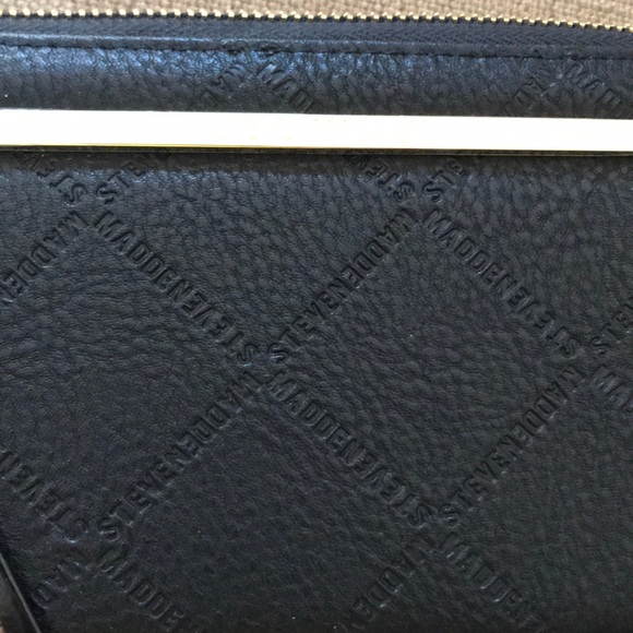 Brand New Black Steve Madden Wallet $20 - Picture 3 of 4